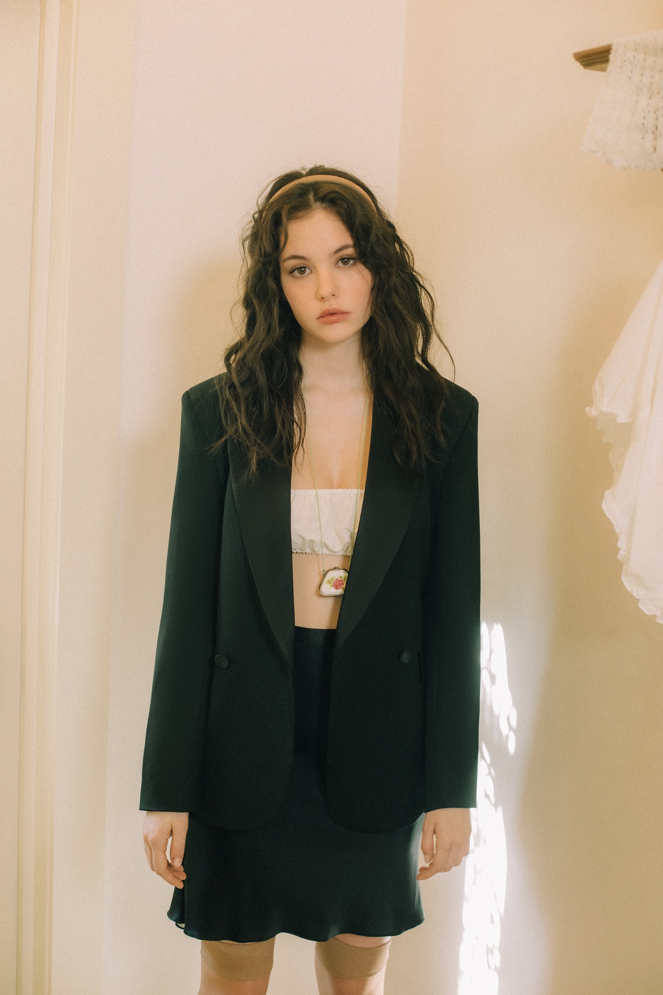 Жакет двубортный из костюмной шерсти с атласным лацканом